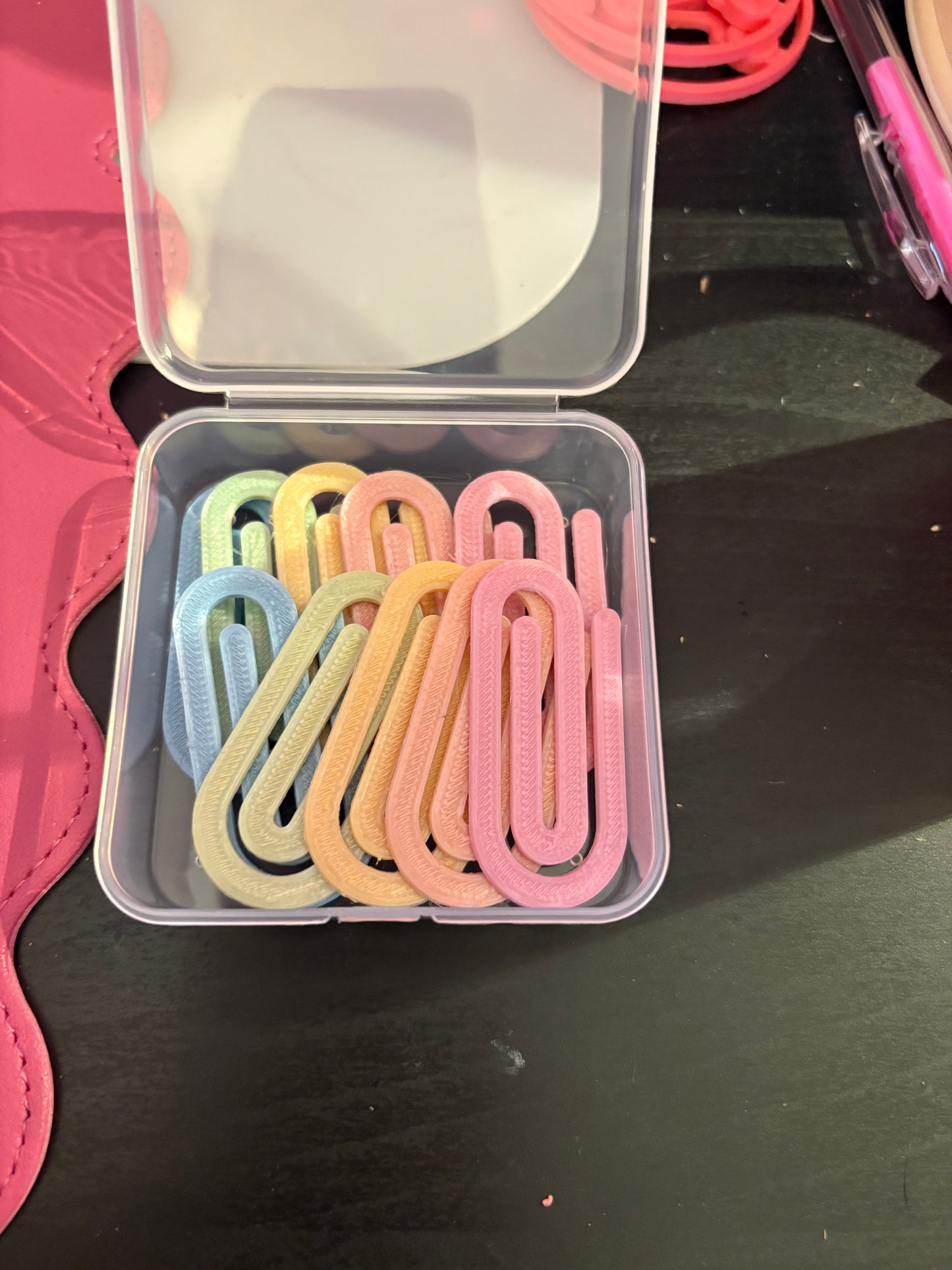 Small 3D paperclips 10ct.